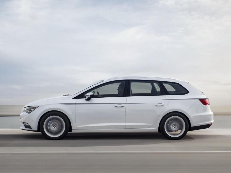  Seat Leon ST 2013 года  (фото 6 из 17)